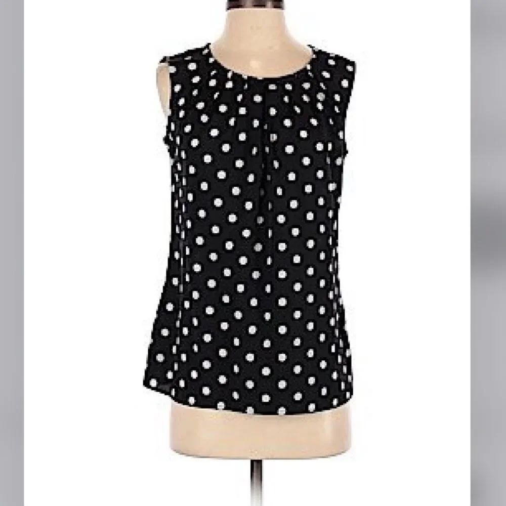 SALE❤️Merona small sleeveless polka dot blouse (J1)
